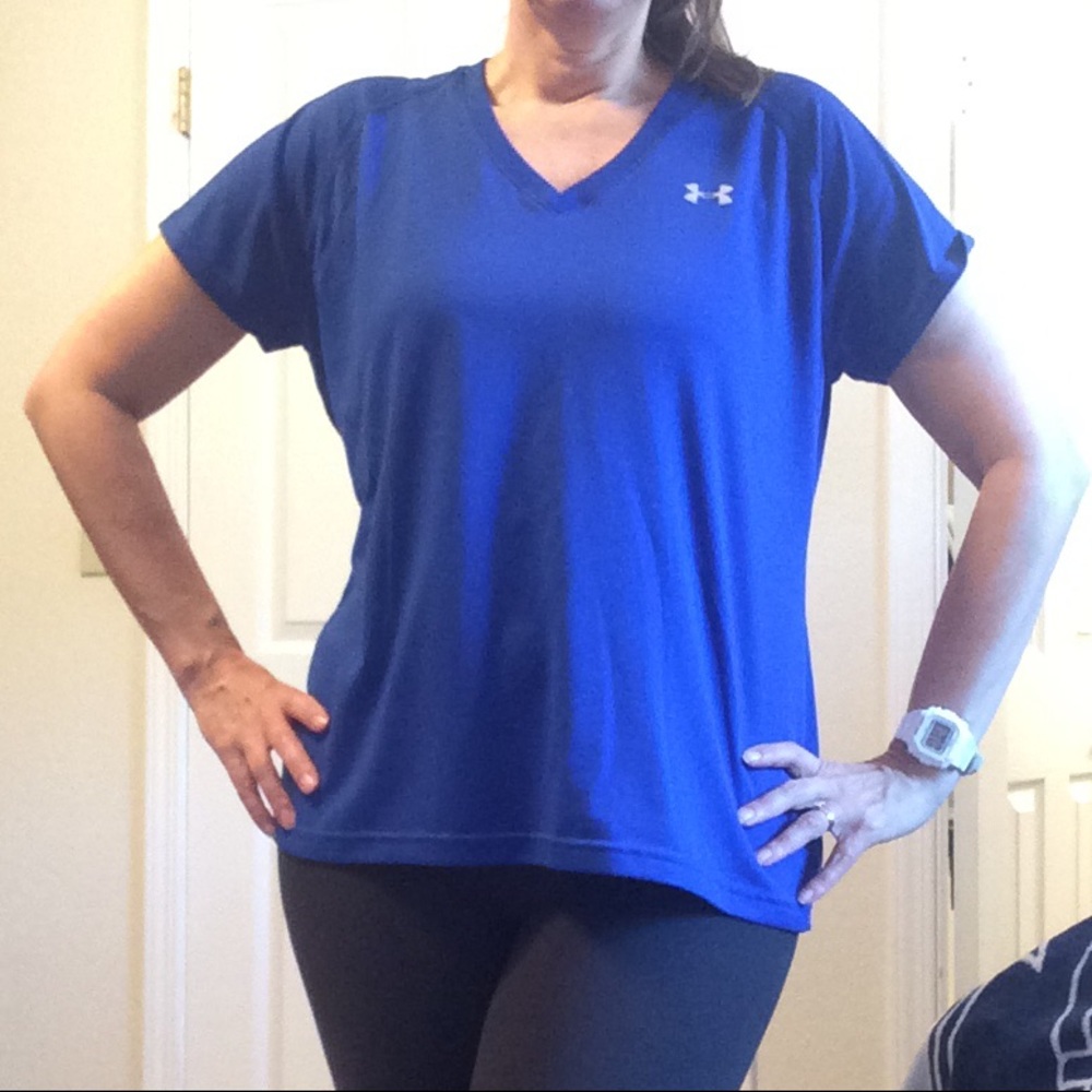 Under Armour v-neck heat gear semi fitted blue top